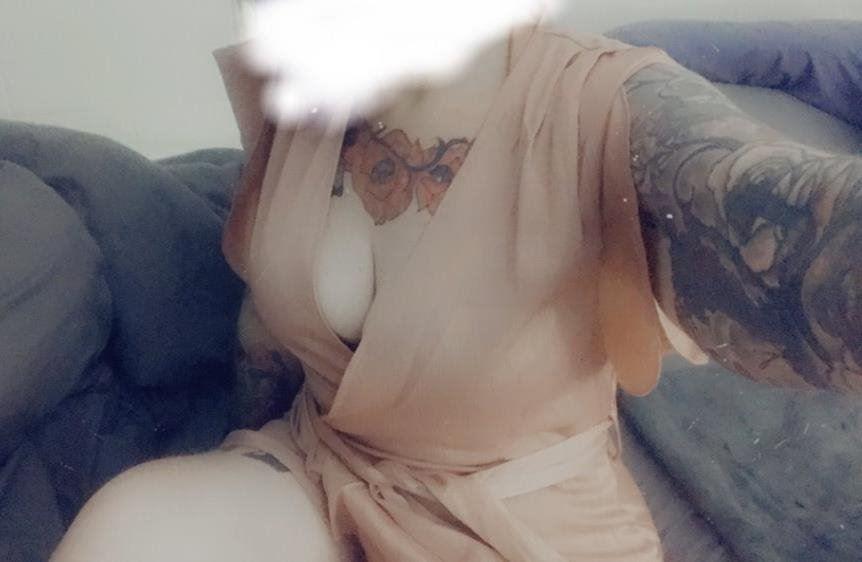 The Irish Aussie Goth Inked & nerdy MINX PHOENIX is BACK