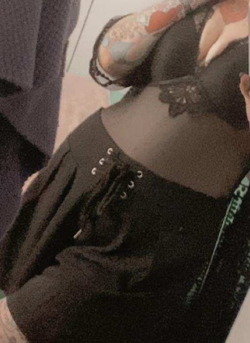 The Irish Aussie Goth Inked & nerdy MINX PHOENIX is BACK