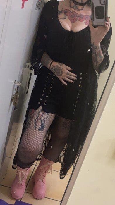 The Irish Aussie Goth Inked & nerdy MINX PHOENIX is BACK