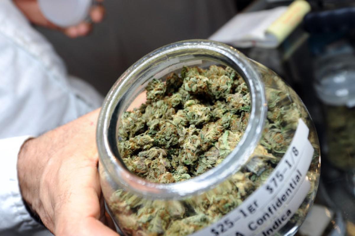 HOOKSEX & SELL DRUGS SMOKE