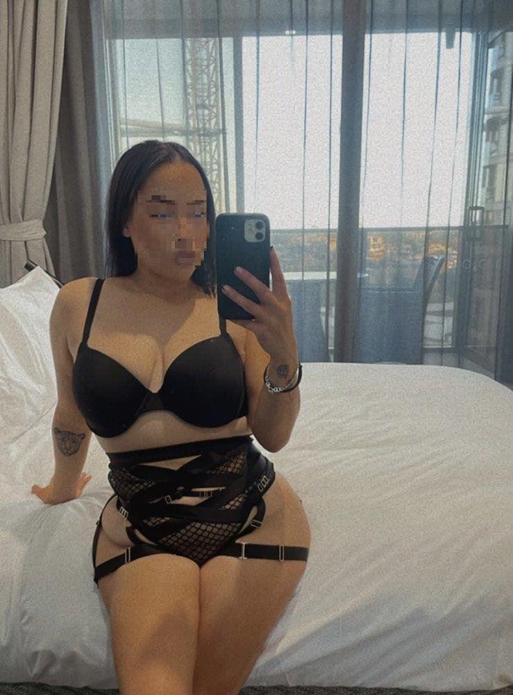 PETITE BUSTY PLAYMATE