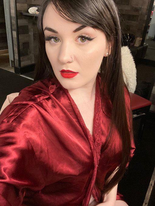 I am down and available to meet up with you for fun and a beautiful moment.👅🍆