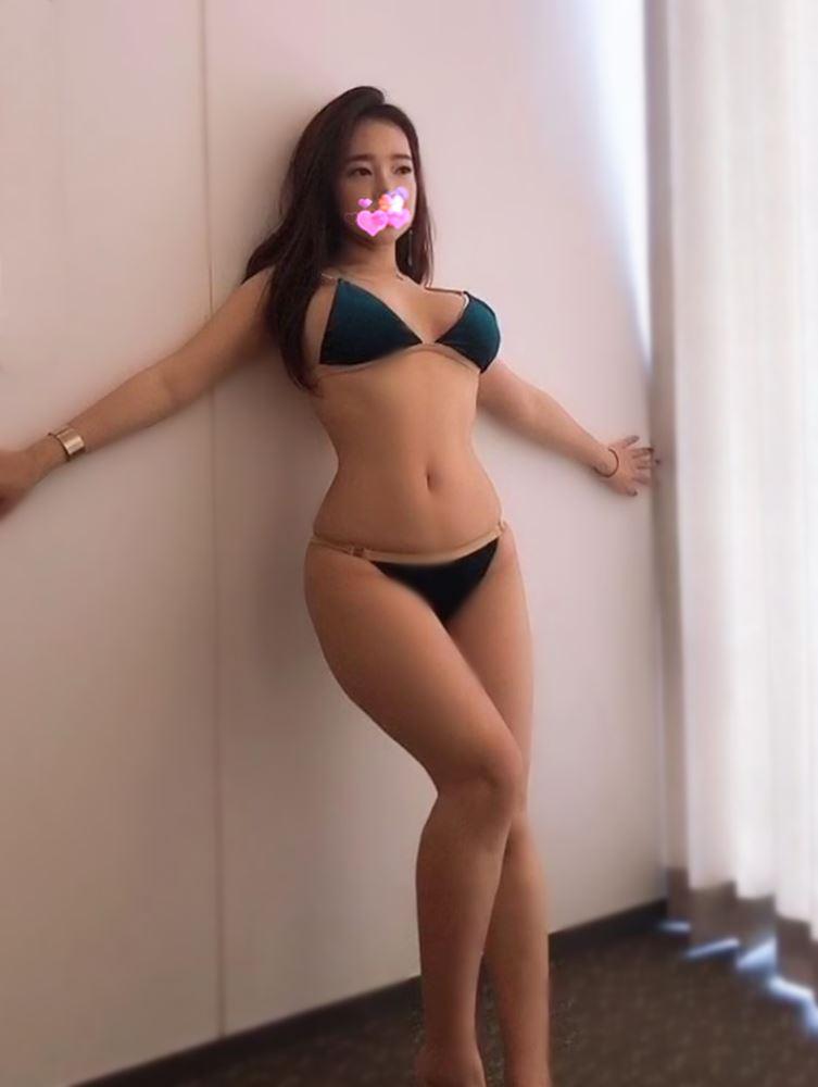 Classy, sexy, elegant and down to earth pretty lady🔴 next door 🌕