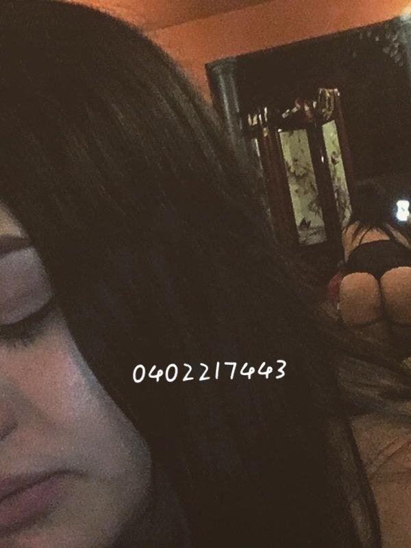 VERY HORNY KIWI SUMMER NEW HERE VERY NAUGHTY