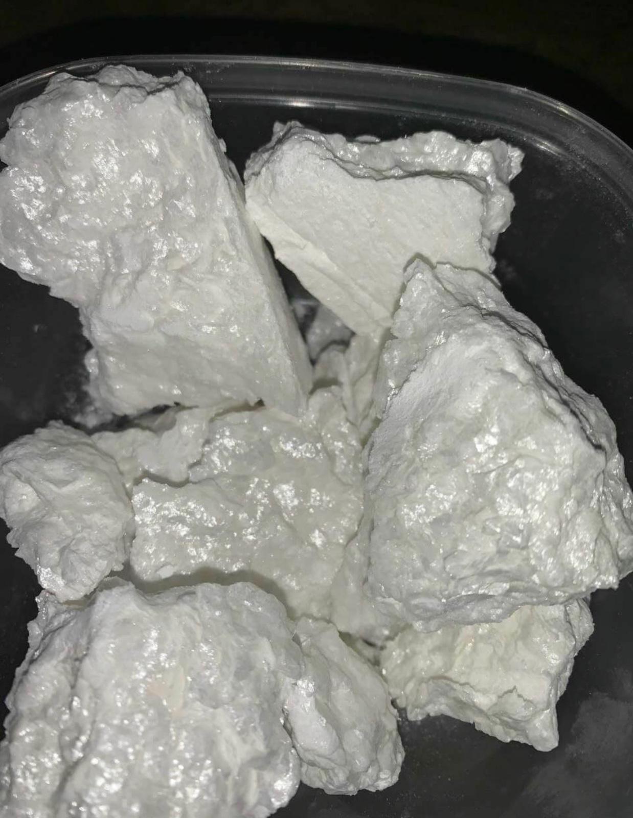 HOOKUP SEX AND SELL DRUGS😘😘😘🍑🍑🍑