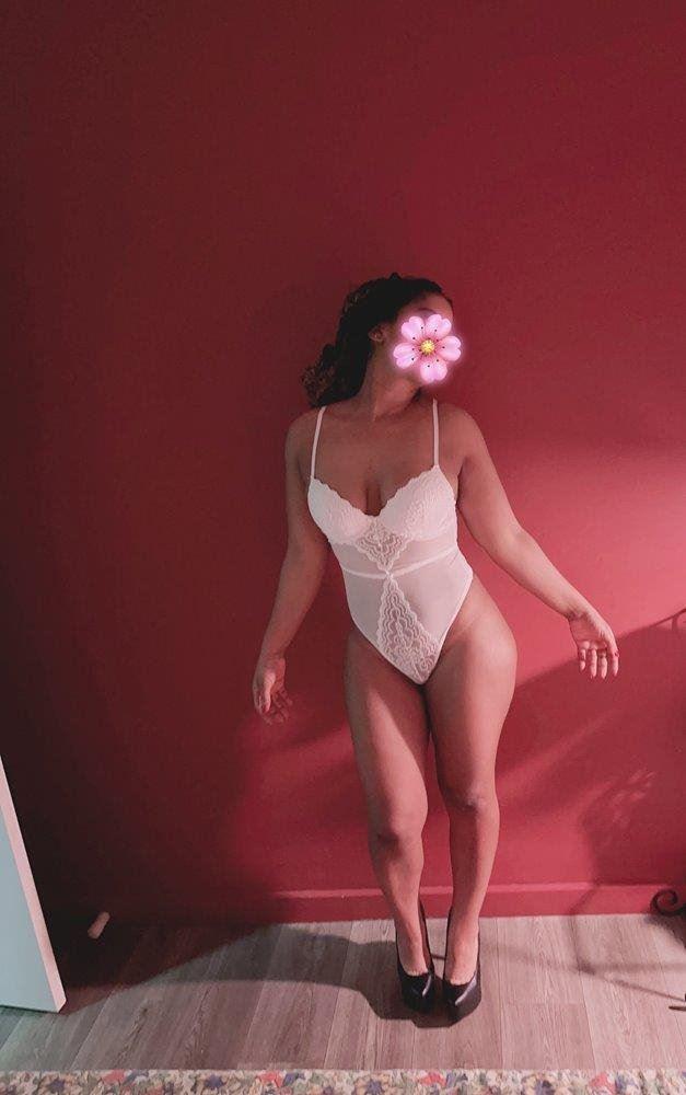 Hot Chocolate skin slut available now best GFE In town